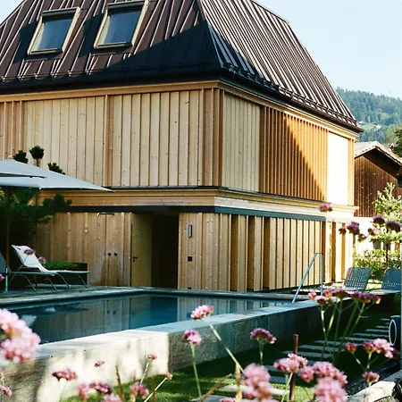 Отель Hirschen - Fine Hotel, Restaurant & 4*
