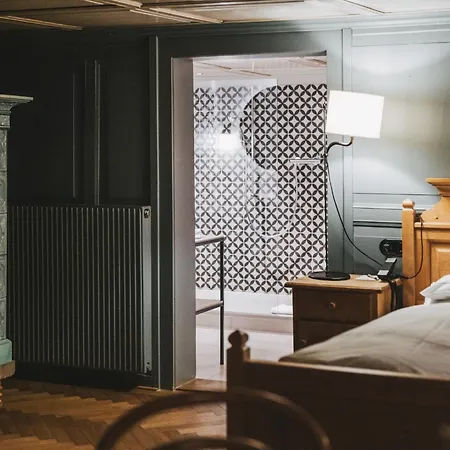 Hirschen - Fine Hotel, Restaurant & Ξενοδοχείο 4*
