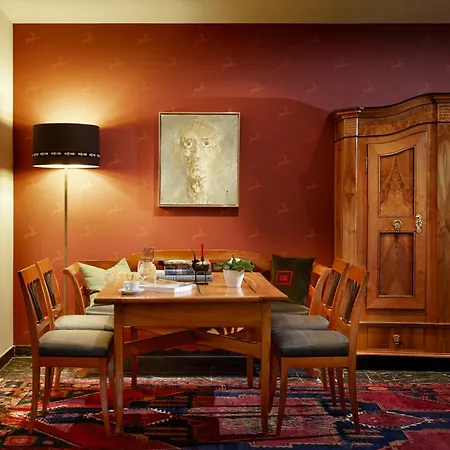 Hirschen - Fine Hotel, Restaurant & Ξενοδοχείο 4*